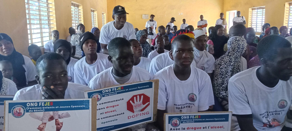 L'organisation Non Gouvernementale Femmes Enfants et Jeunes Épanouis du Bénin dit non à la consommation des produits psychotropes et fait la promotion du don de sang .